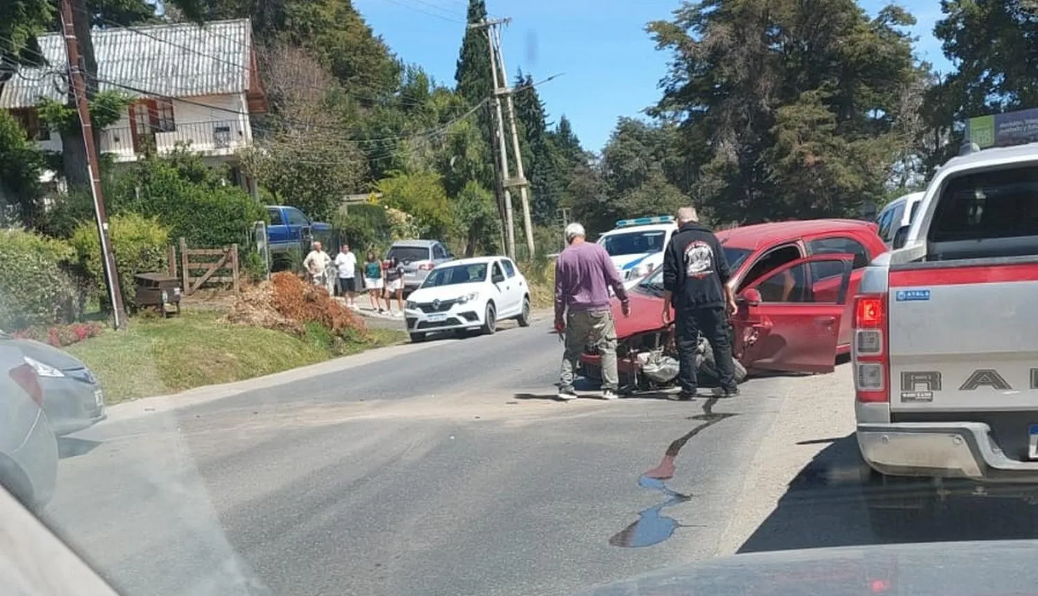 Choque frontal en Bustillo: un milagro sin víctimas graves